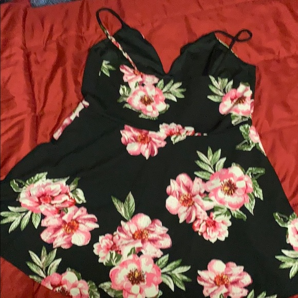 Dress - Picture 4 of 4